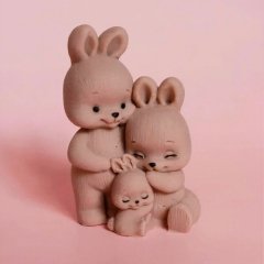 Фигурка из шоколадной глазури "Семья зайчат. Молочный" ФГ138 Молочный